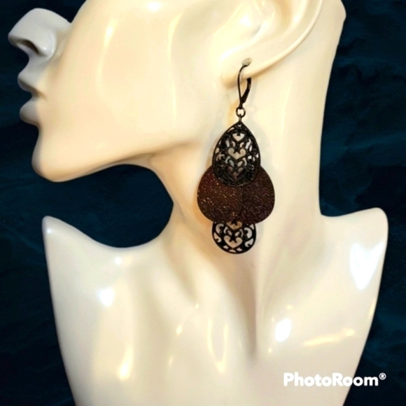 3/$30 VTG Gothic Bronze Metal Filigree Chandalier Flamenco Dangle Earrings - Picture 1 of 6